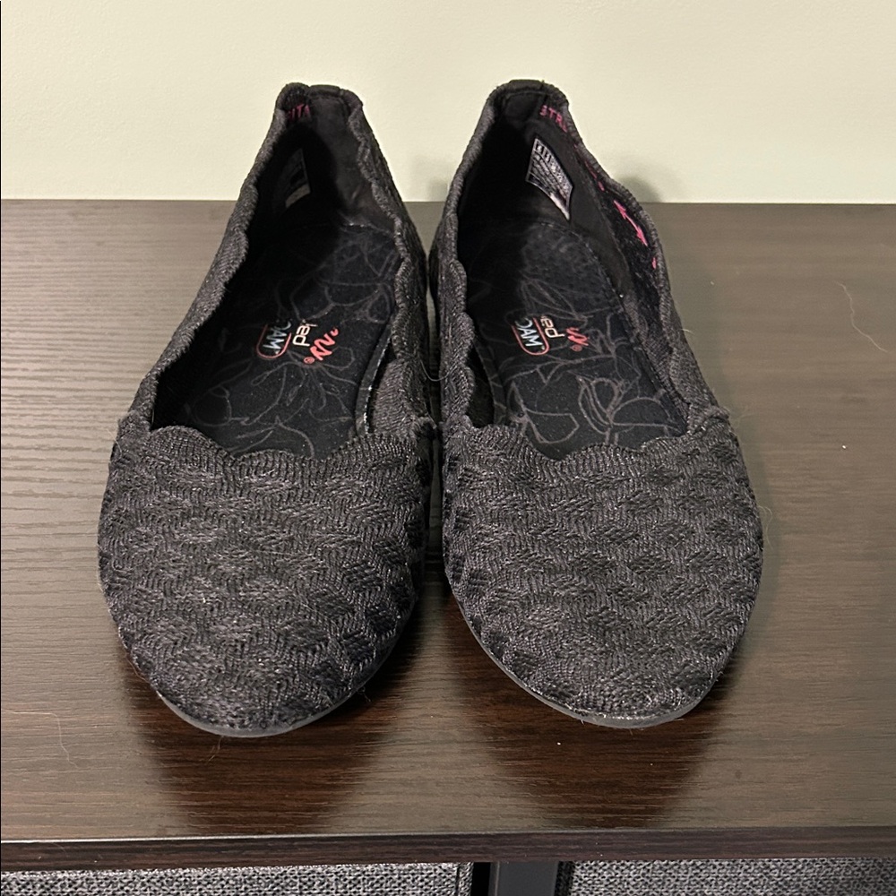 Skechers Women's Black Textured Flats